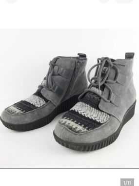 AEROSOLES Charcoal Ankle Boots Size 10.5